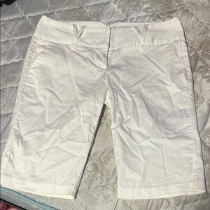 Stooshy Women's Cream Bermudas